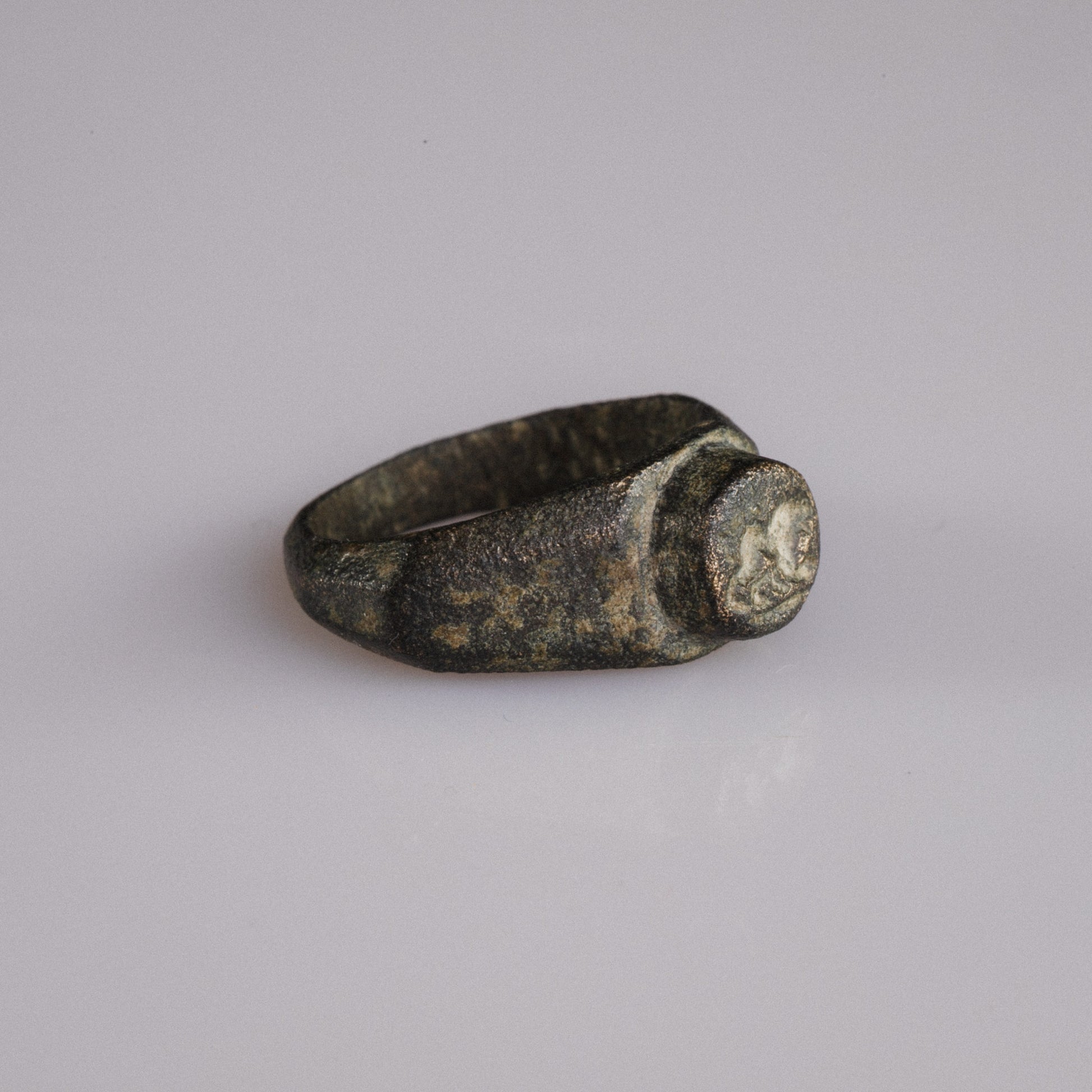 Roman Bronze Ring with Lion Motif – “Fortis” (2nd–3rd century AD) – EU 48 / US 4.5