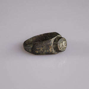 Roman Bronze Ring with Lion Motif – “Fortis” (2nd–3rd century AD) – EU 48 / US 4.5