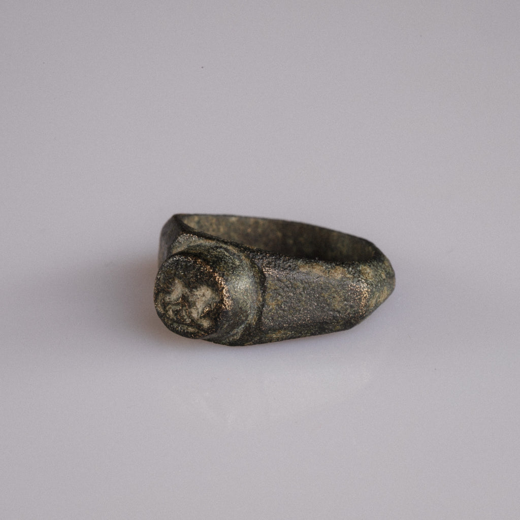 Roman Bronze Ring with Lion Motif – “Fortis” (2nd–3rd century AD) – EU 48 / US 4.5