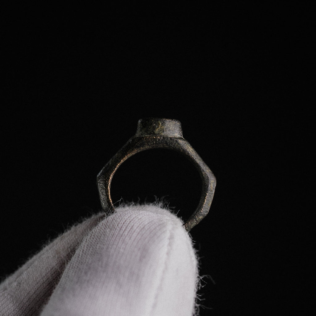 Roman Bronze Ring with Lion Motif – “Fortis” (2nd–3rd century AD) – EU 48 / US 4.5
