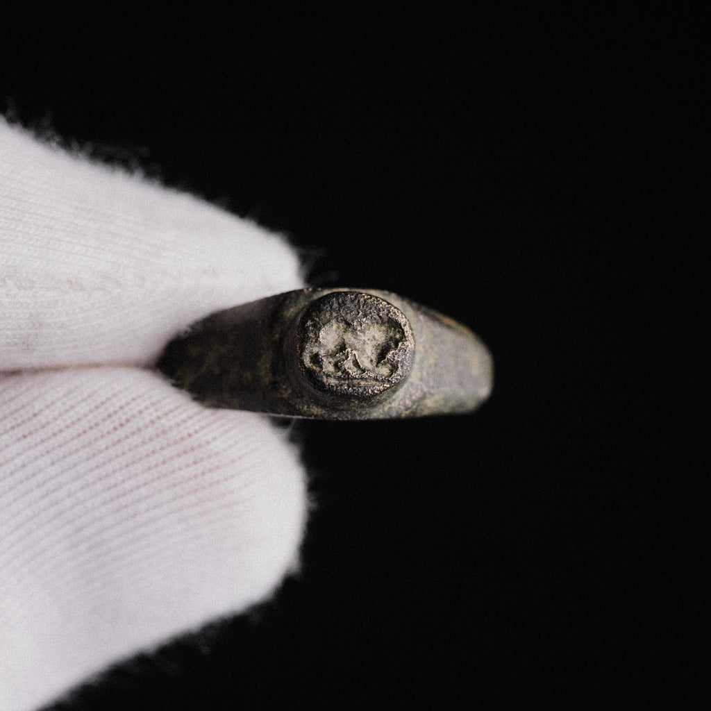 Roman Bronze Ring with Lion Motif – “Fortis” (2nd–3rd century AD) – EU 48 / US 4.5
