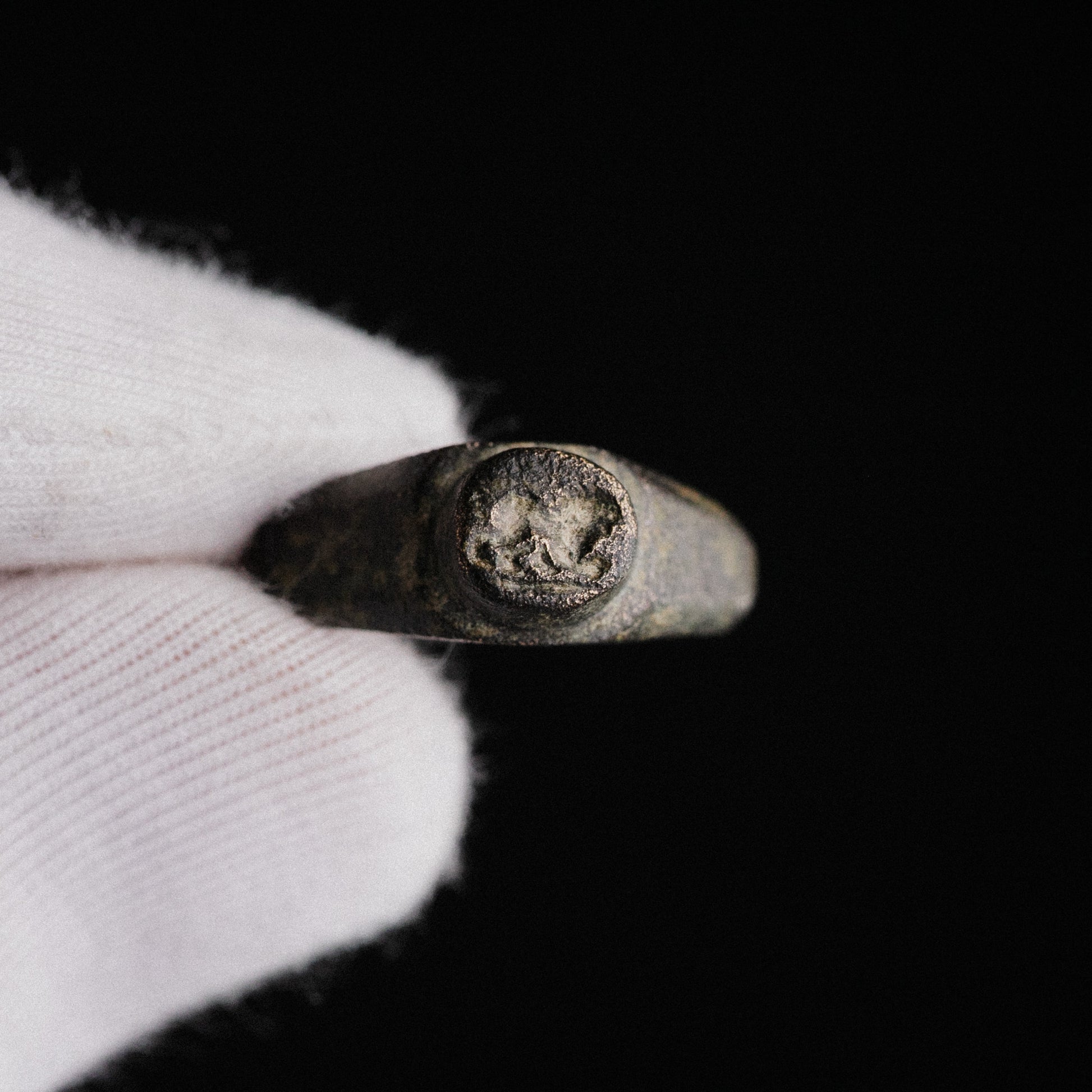 Roman Bronze Ring with Lion Motif – “Fortis” (2nd–3rd century AD) – EU 48 / US 4.5