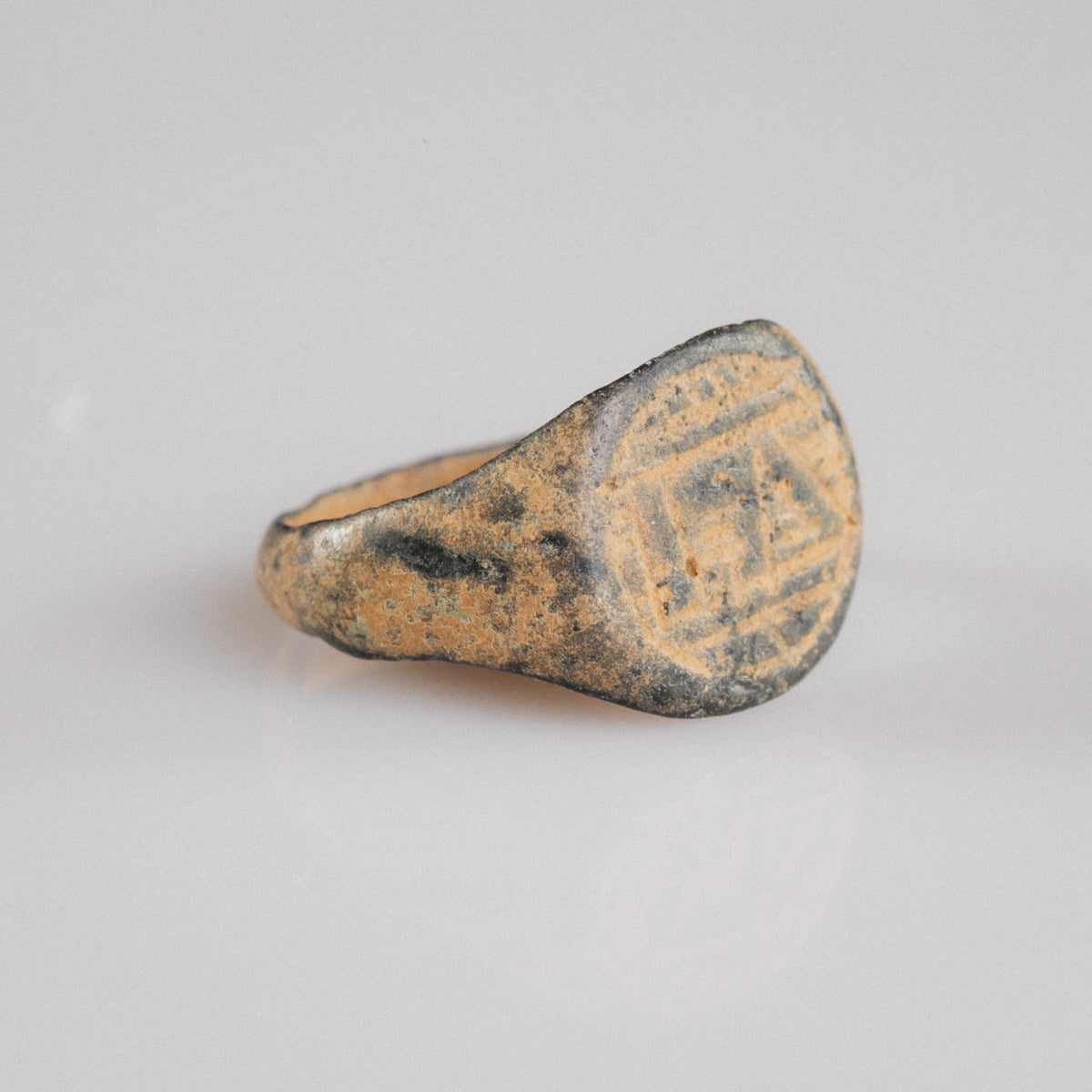 Medieval Bronze Ring 'Falco' (13th-15th c. CE) EU 56/US 7.75