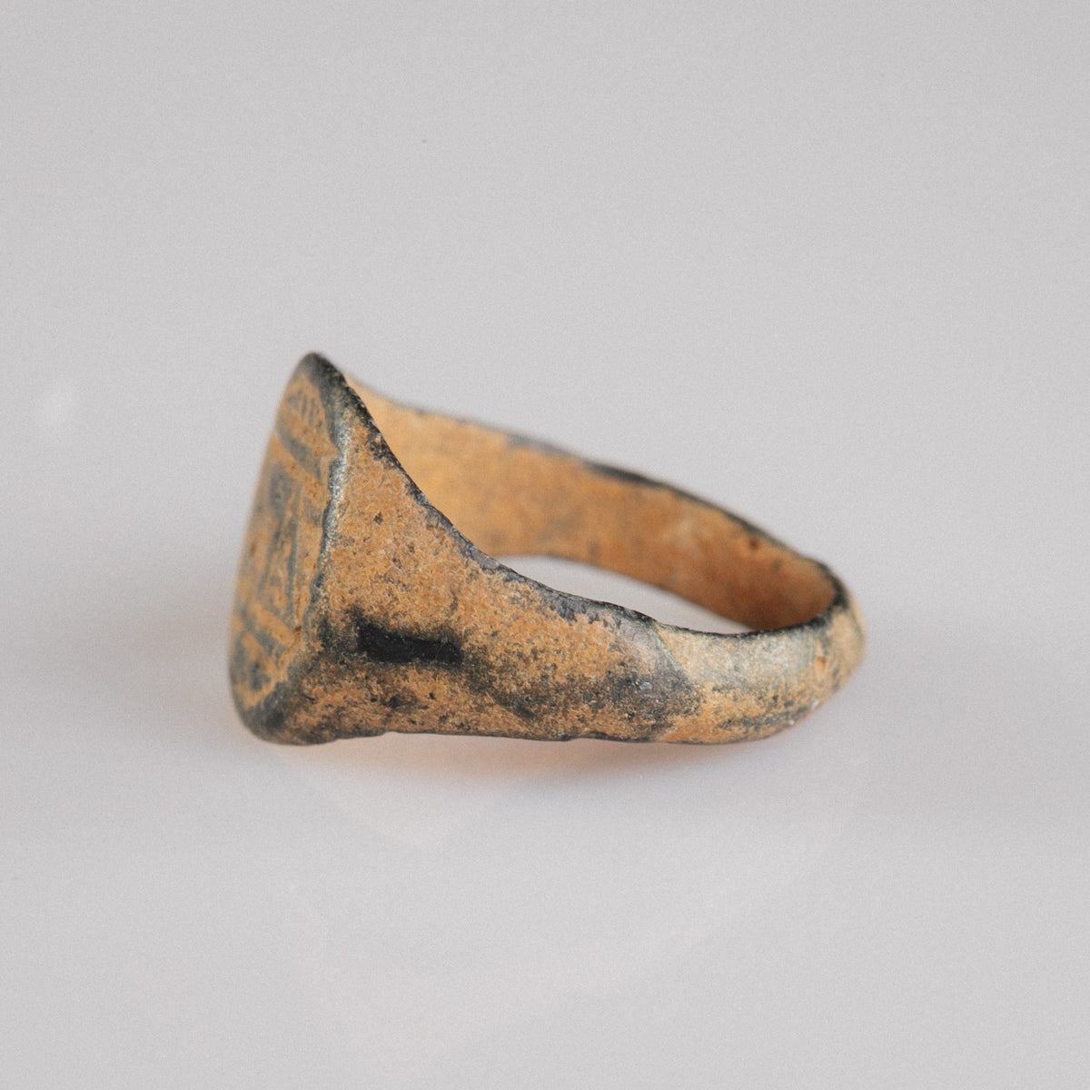 Medieval Bronze Ring 'Falco' (13th-15th c. CE) EU 56/US 7.75