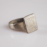 Angled view of Byzantine silver ring Theofanis showing soldered square bezel and flat hoop