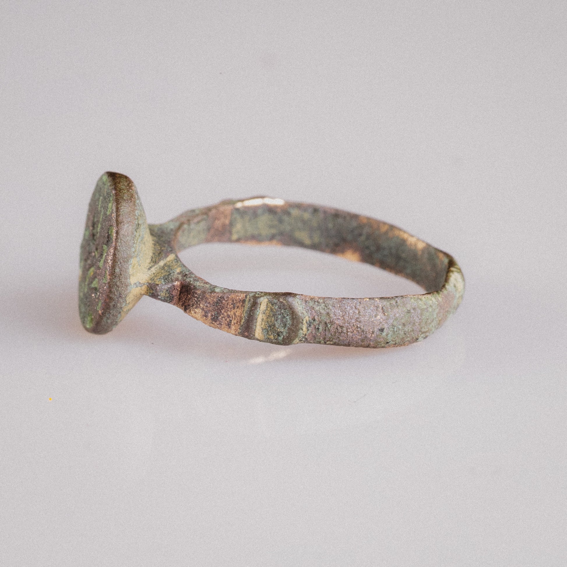 'Zahir' - Islamic Bronze Ring (10th–14th c. CE) EU 59 / US 8,75