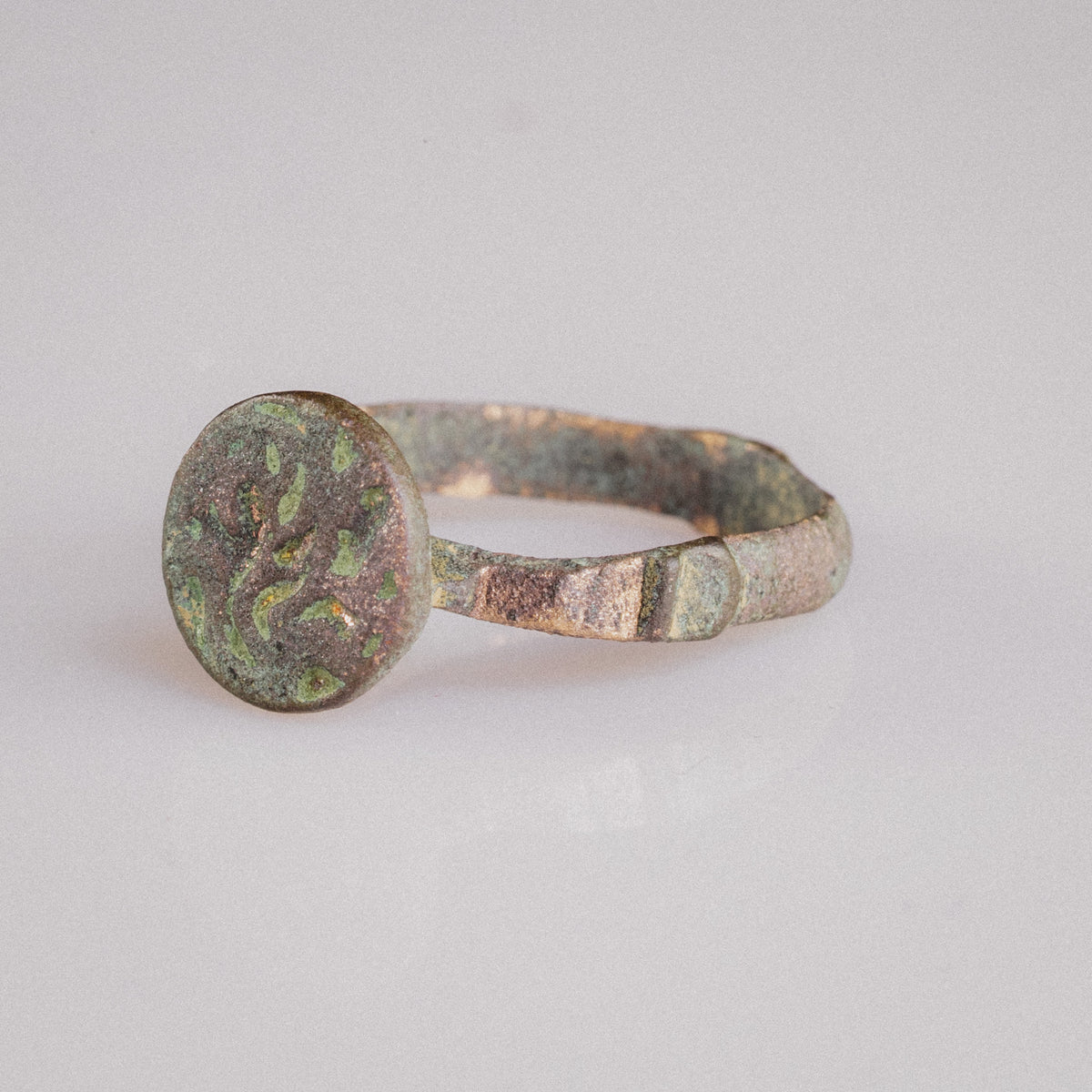 'Zahir' - Islamic Bronze Ring (10th–14th c. CE) EU 59 / US 8,75