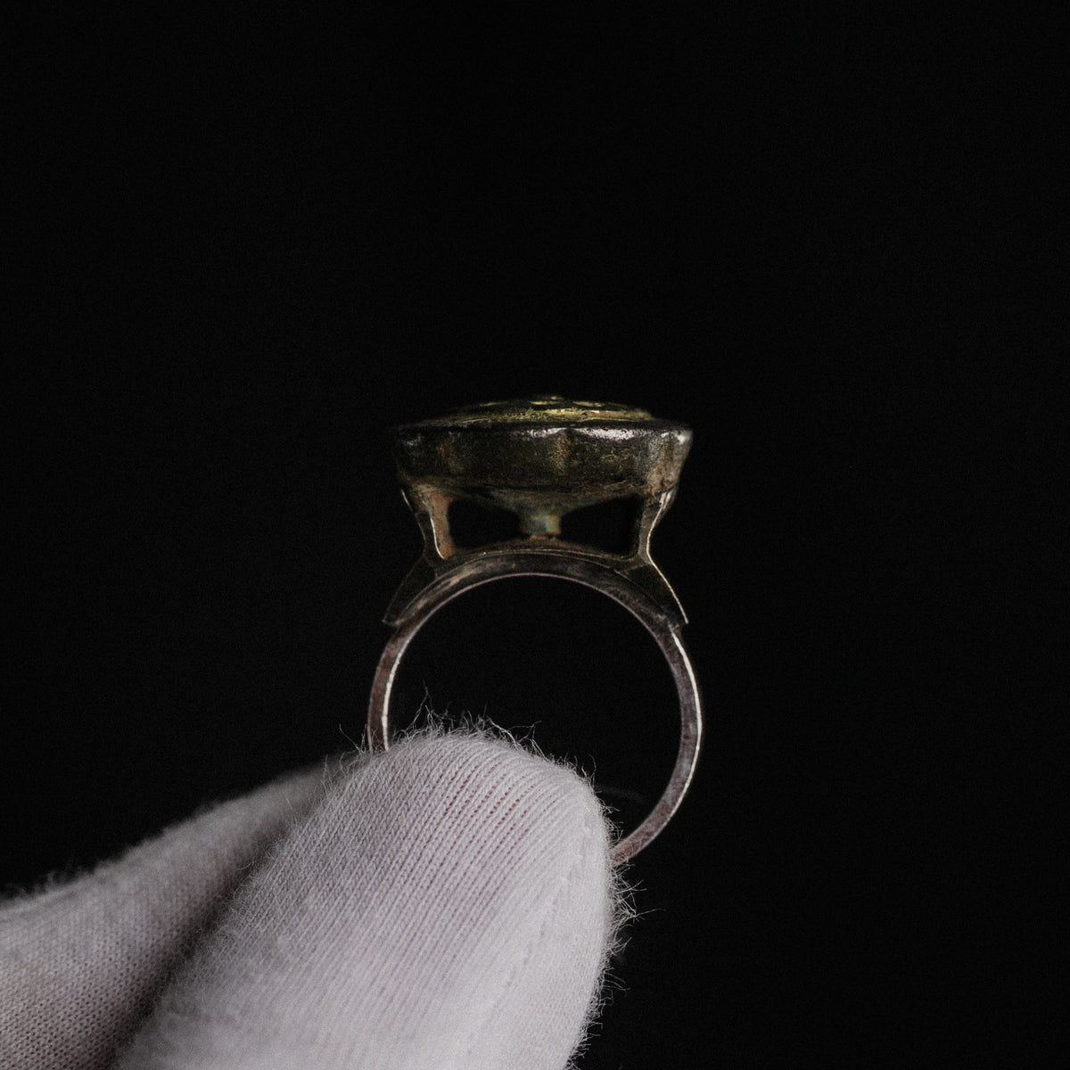 Medieval Silver Ring - 'Gulizar' (12th–13th c. CE) EU 61.5 / US 9.75