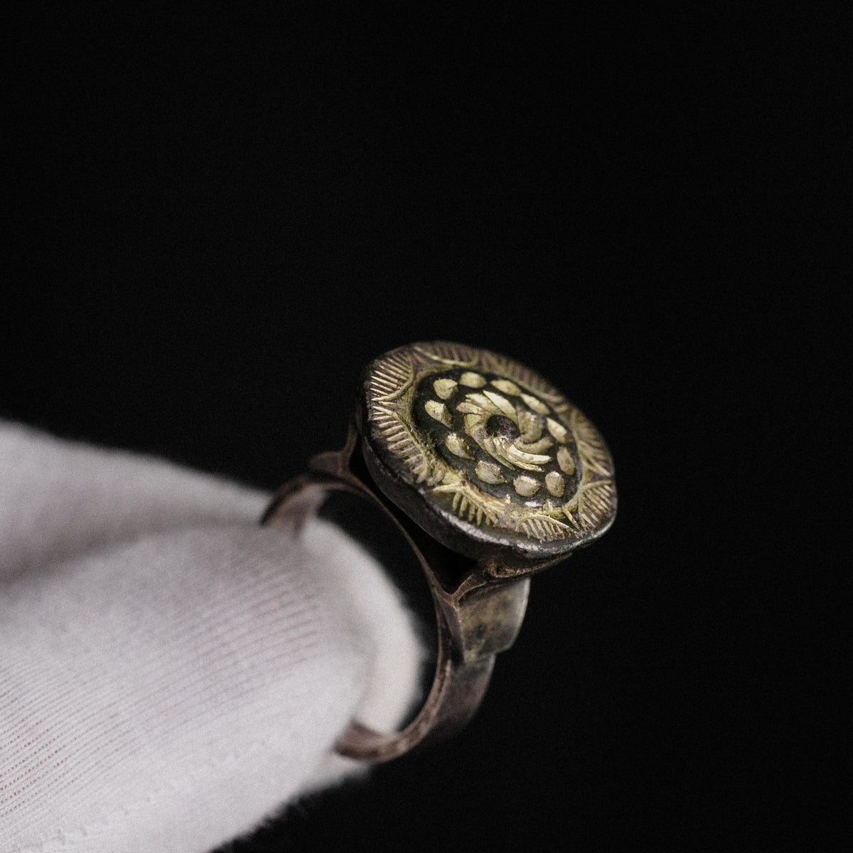 Medieval Silver Ring - 'Gulizar' (12th–13th c. CE) EU 61.5 / US 9.75