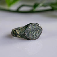 Islamic Bronze Signet Ring with Kufic Inscription – “Yusuf” (12th–15th c. AD) – EU 60 / US 9,25 Aurora Antiqua