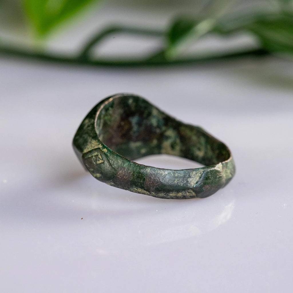 Islamic Bronze Signet Ring with Kufic Inscription – “Yusuf” (12th–15th c. AD) – EU 60 / US 9,25 Aurora Antiqua