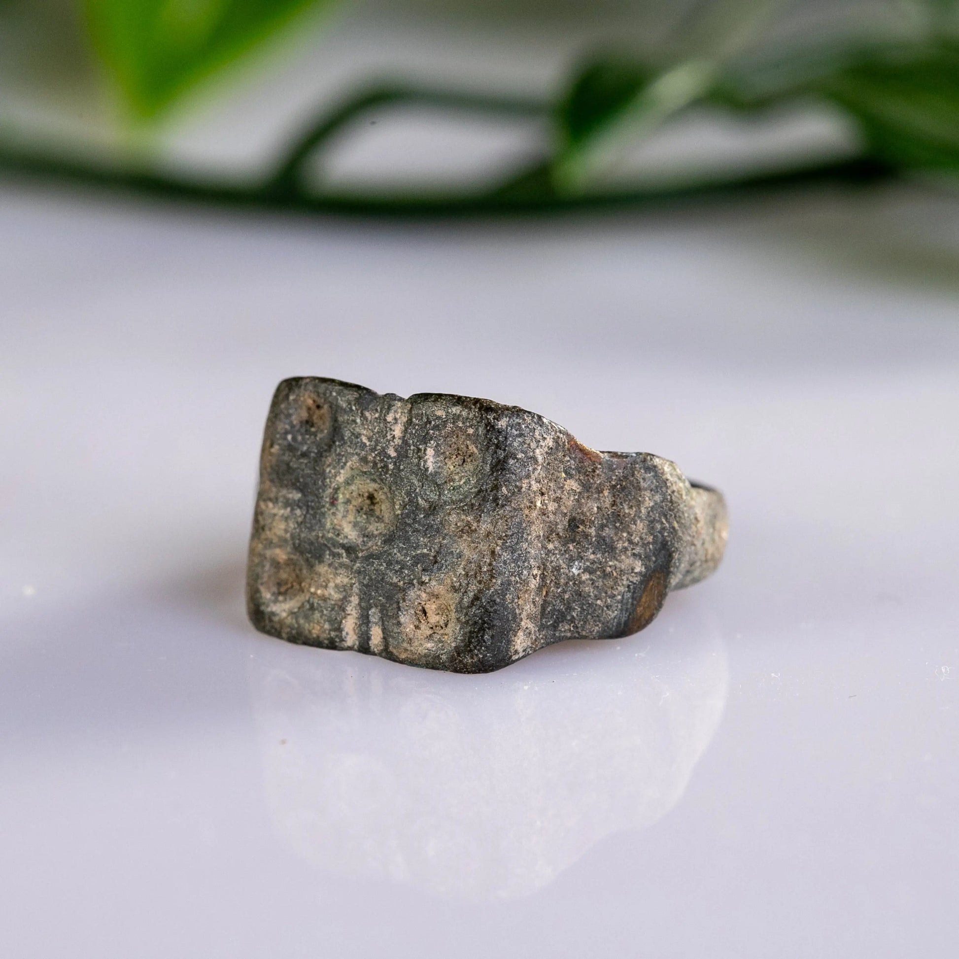 Late Roman–Early Byzantine Bronze Ring with Geometric Bezel – “Basiliskos” (3rd–6th c. AD) – EU 59 / US 8.75 - Aurora Antiqua