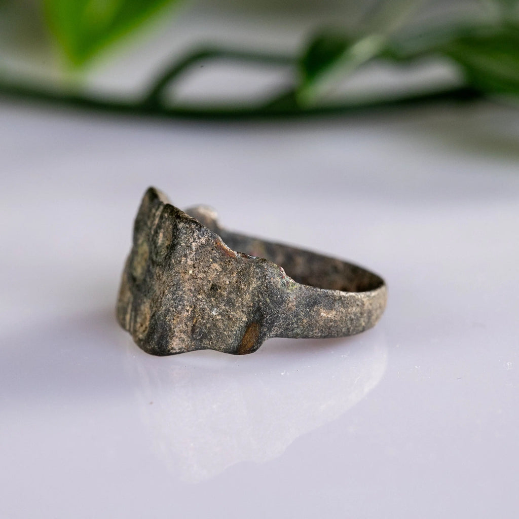 Late Roman–Early Byzantine Bronze Ring with Geometric Bezel – “Basiliskos” (3rd–6th c. AD) – EU 59 / US 8.75 - Aurora Antiqua