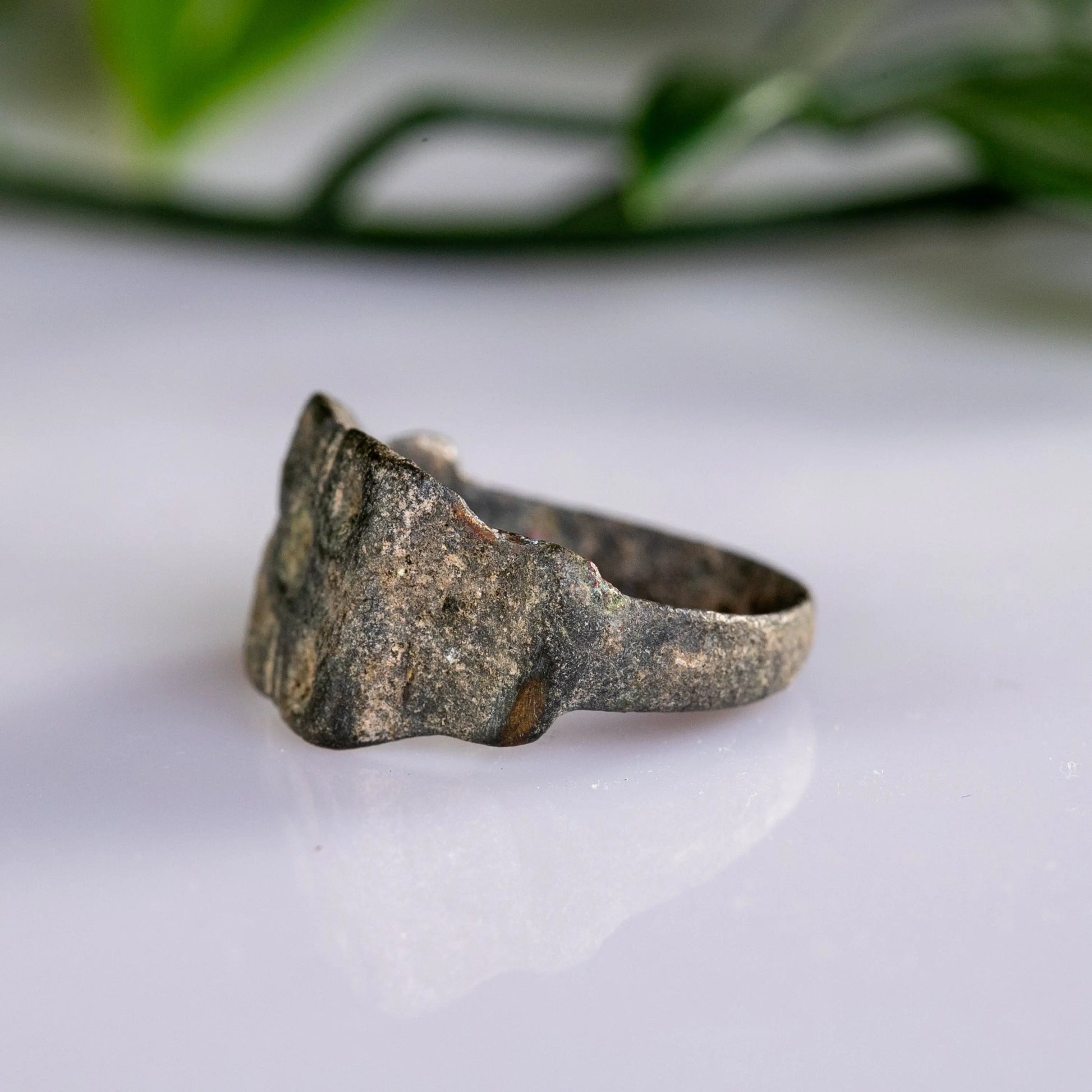 Late Roman–Early Byzantine Bronze Ring with Geometric Bezel – “Basiliskos” (3rd–6th c. AD) – EU 59 / US 8.75 - Aurora Antiqua