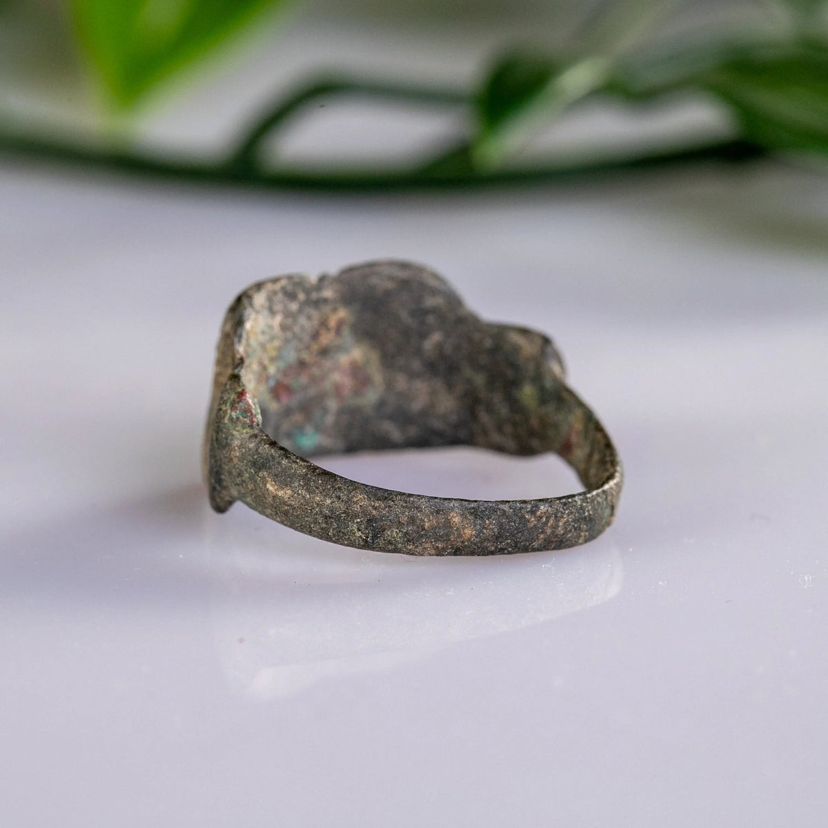Late Roman–Early Byzantine Bronze Ring with Geometric Bezel – “Basiliskos” (3rd–6th c. AD) – EU 59 / US 8.75 - Aurora Antiqua
