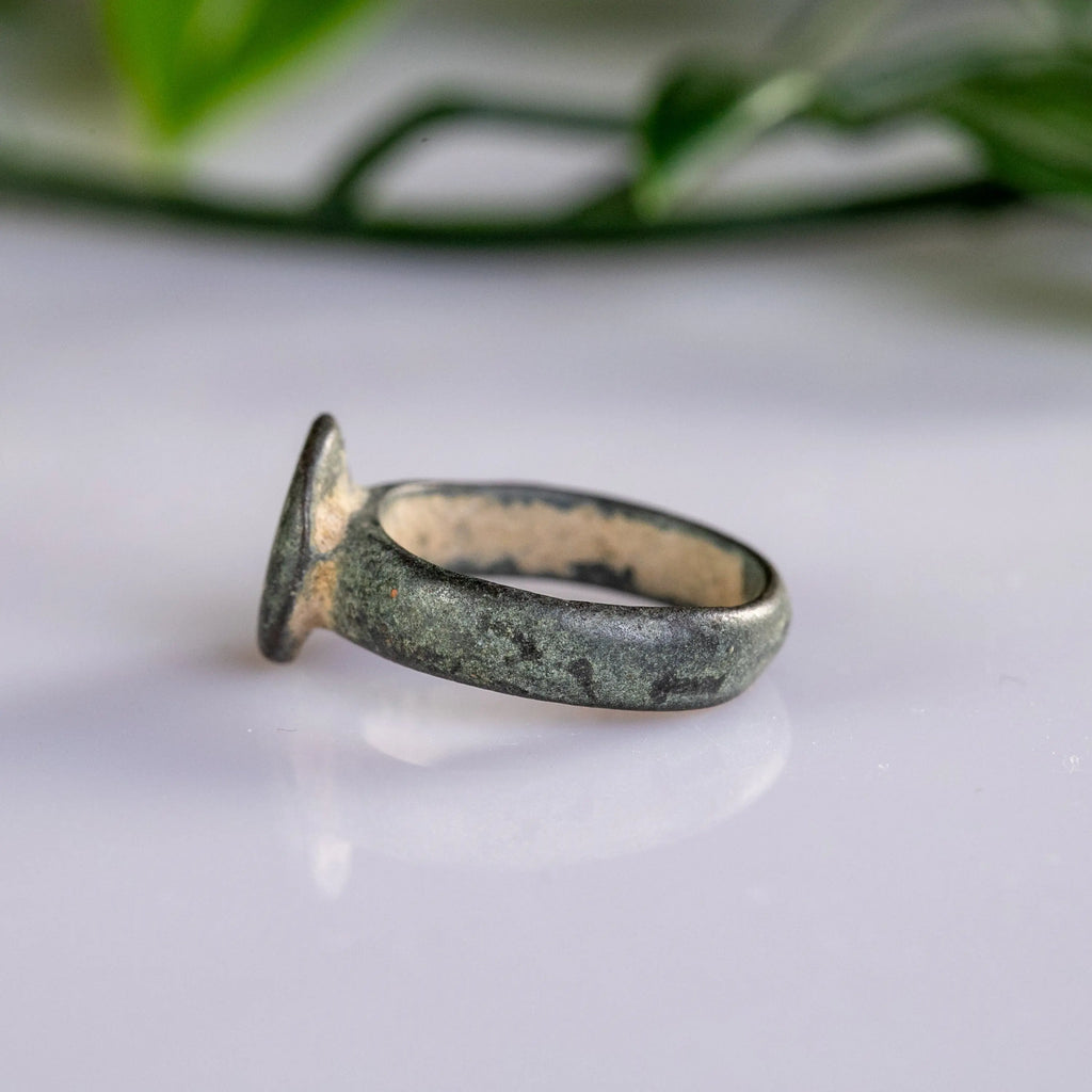 Bronze Ring with Linear Engraved Bezel – “Servius” (3rd–9th c. AD) – EU 49 / US 5 Aurora Antiqua