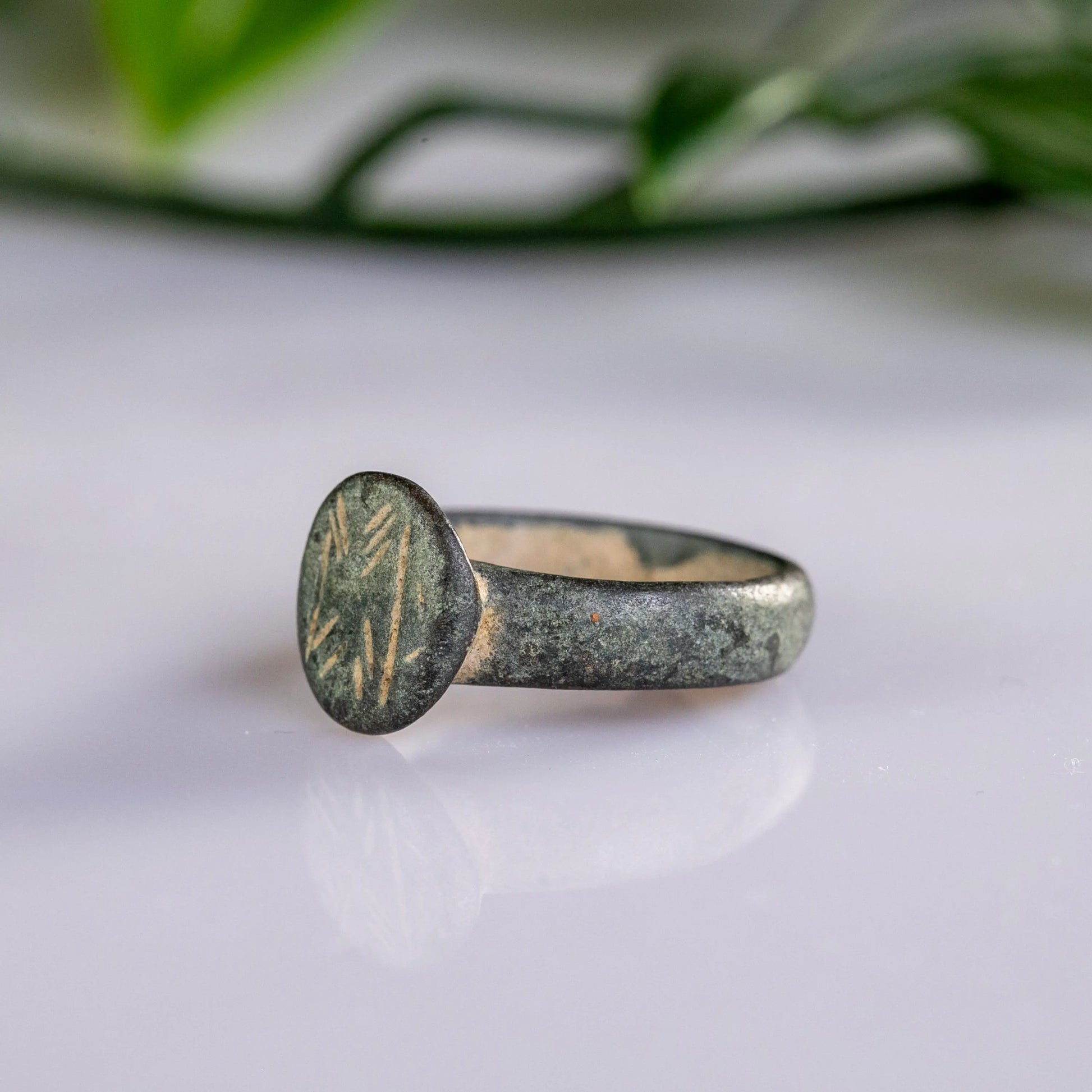 Bronze Ring with Linear Engraved Bezel – “Servius” (3rd–9th c. AD) – EU 49 / US 5 Aurora Antiqua