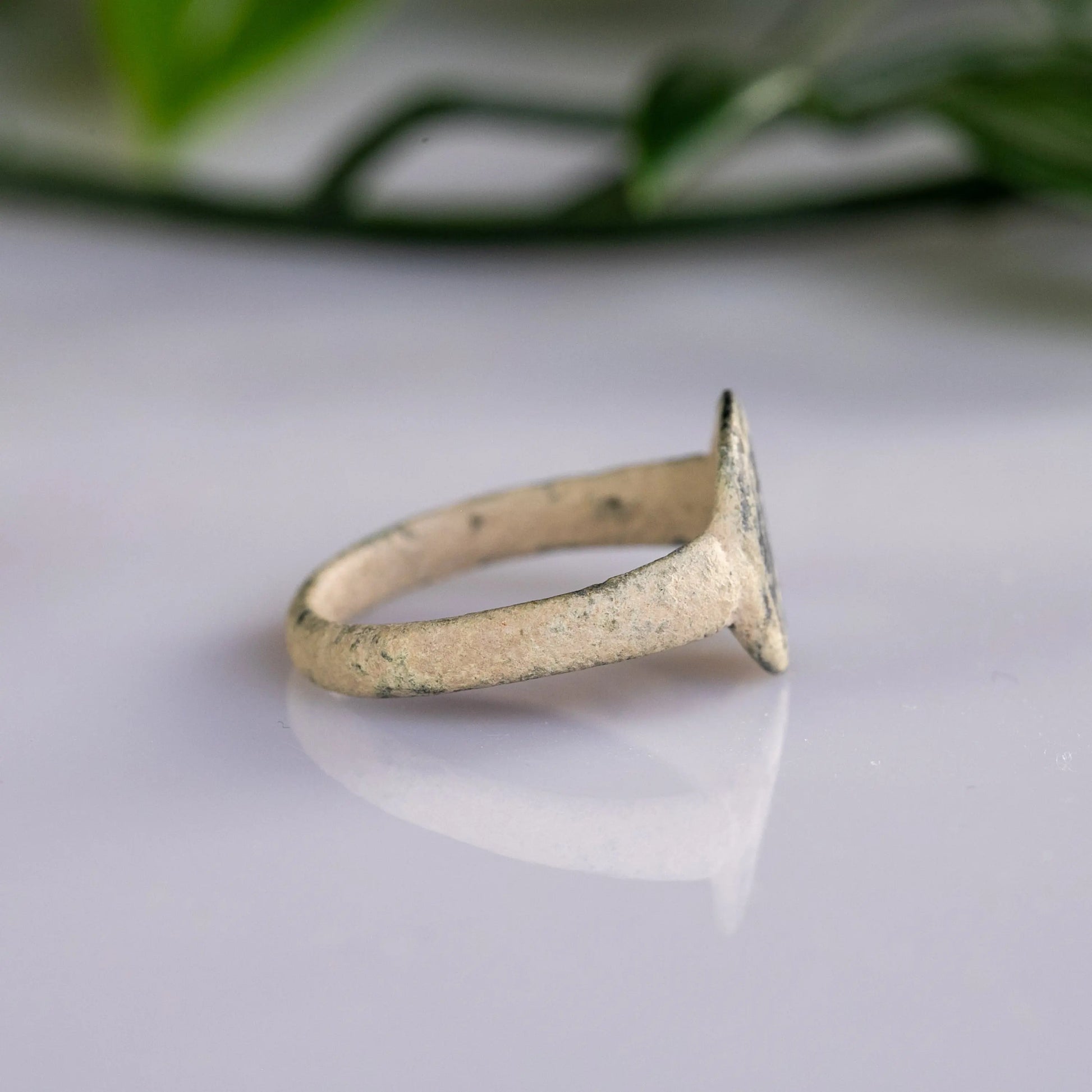 “Osmundus” – Medieval Bronze Signet Ring (13th–15th Century AD) – EU 53 / US 6.5 Aurora Antiqua