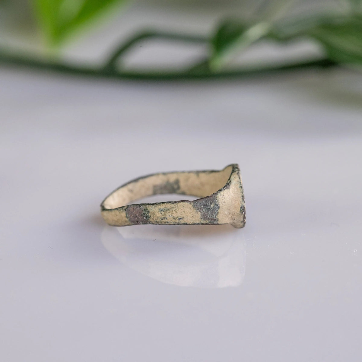 Medieval Bronze Signet Ring 'Sigismundus' (12th-15th c. AD) EU 44/US 3