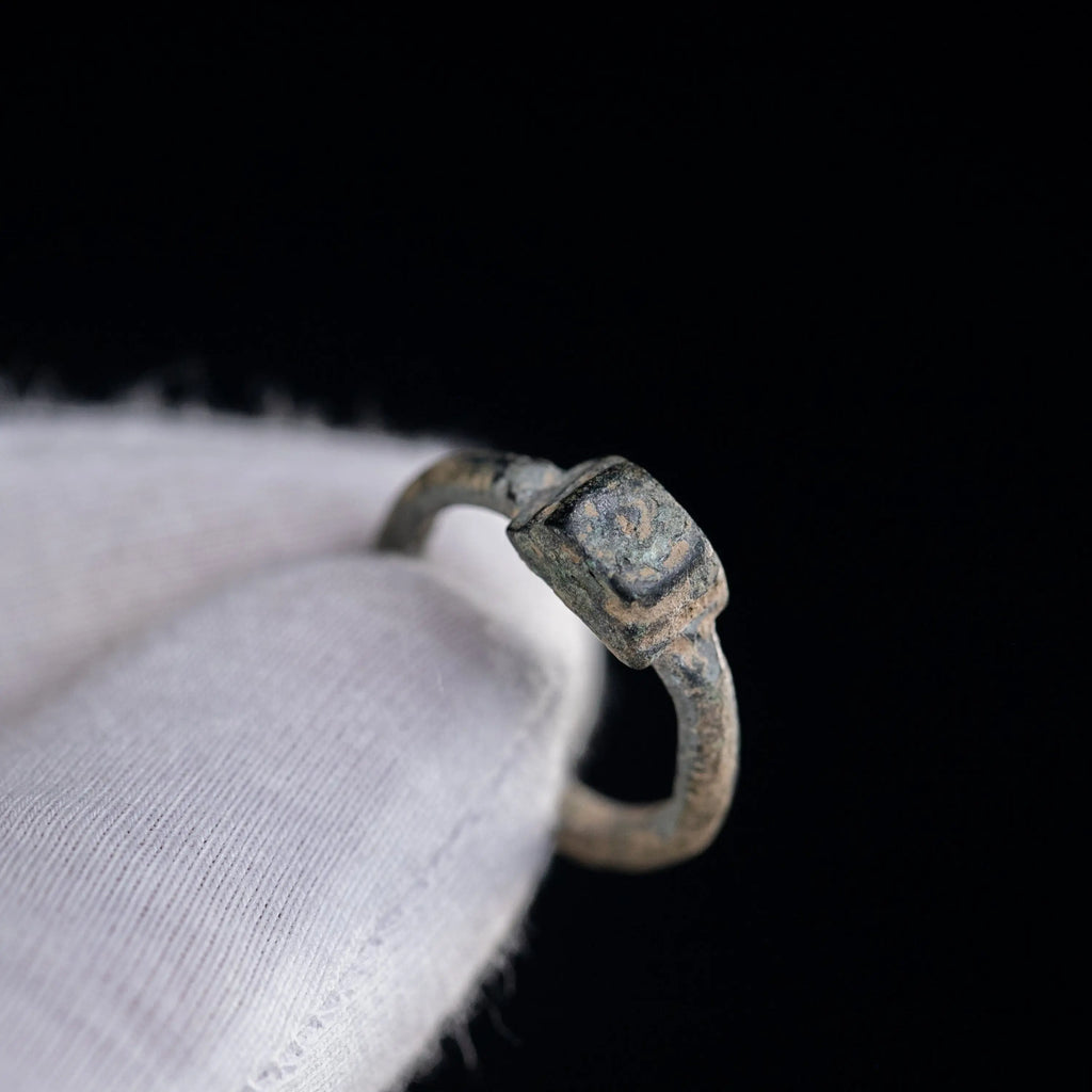 “Gerardus” – Medieval Bronze Ring (12th–17th Century AD) – EU 54 / US 7 Aurora Antiqua