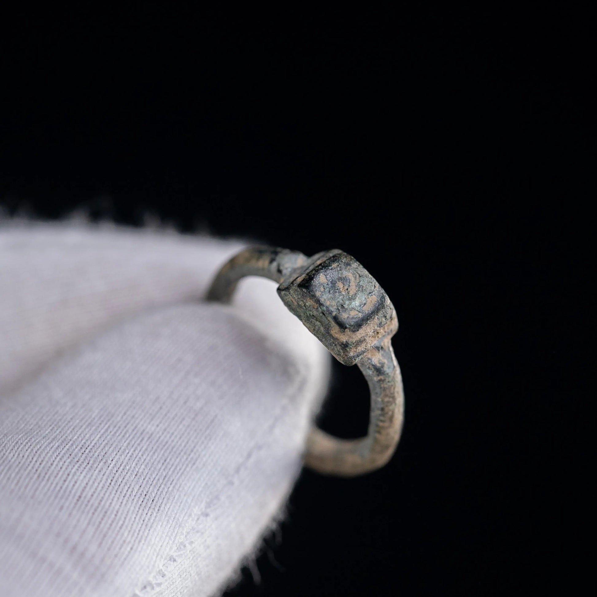 “Gerardus” – Medieval Bronze Ring (12th–17th Century AD) – EU 54 / US 7 Aurora Antiqua