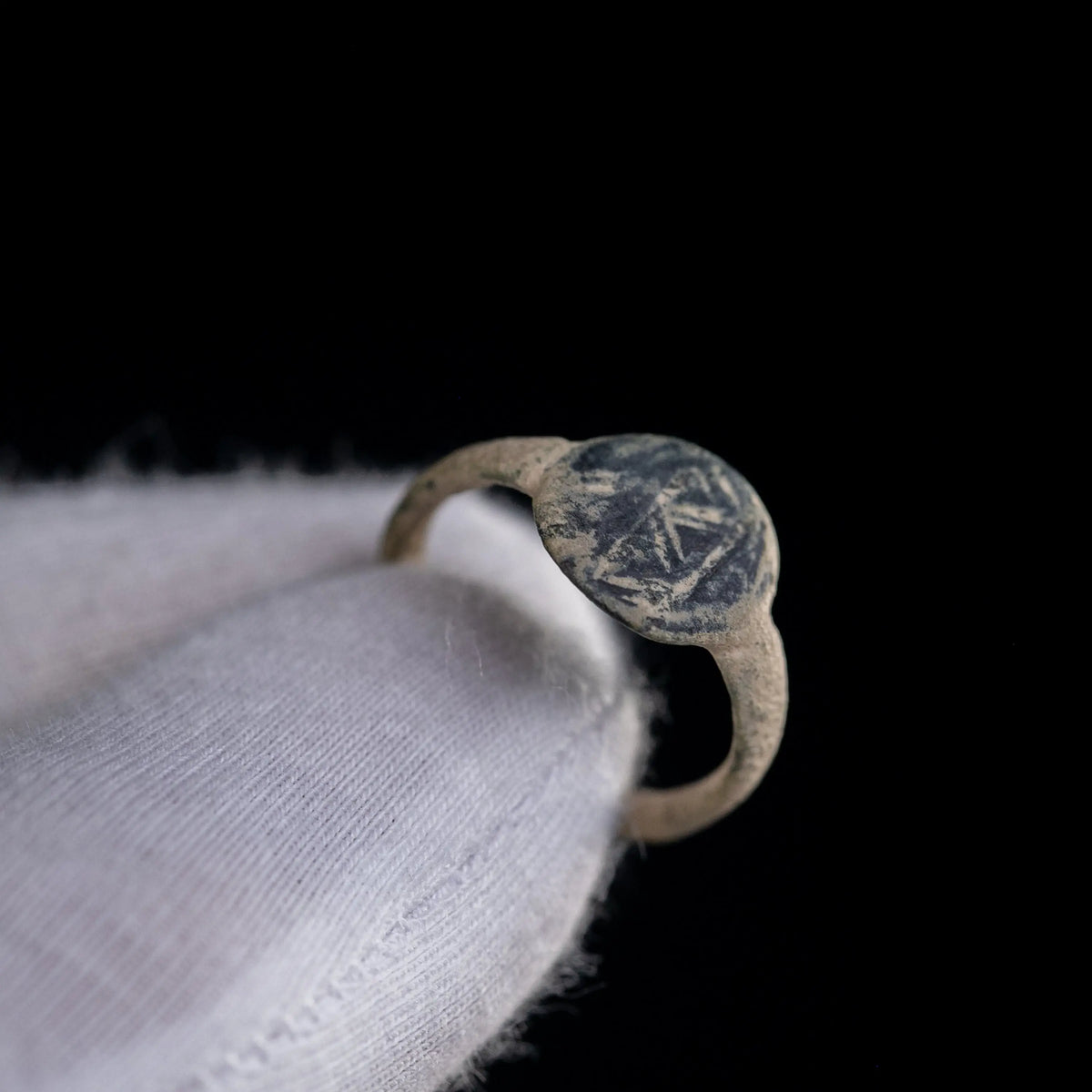 Medieval Bronze Signet Ring 'Osmundus' (13th-15th c. AD) EU 53/US 6.5