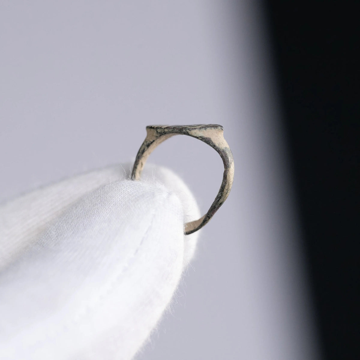 Medieval Bronze Signet Ring 'Sigismundus' (12th-15th c. AD) EU 44/US 3