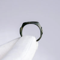 Islamic Bronze Signet Ring with Kufic Inscription – “Yusuf” (12th–15th c. AD) – EU 60 / US 9,25 Aurora Antiqua