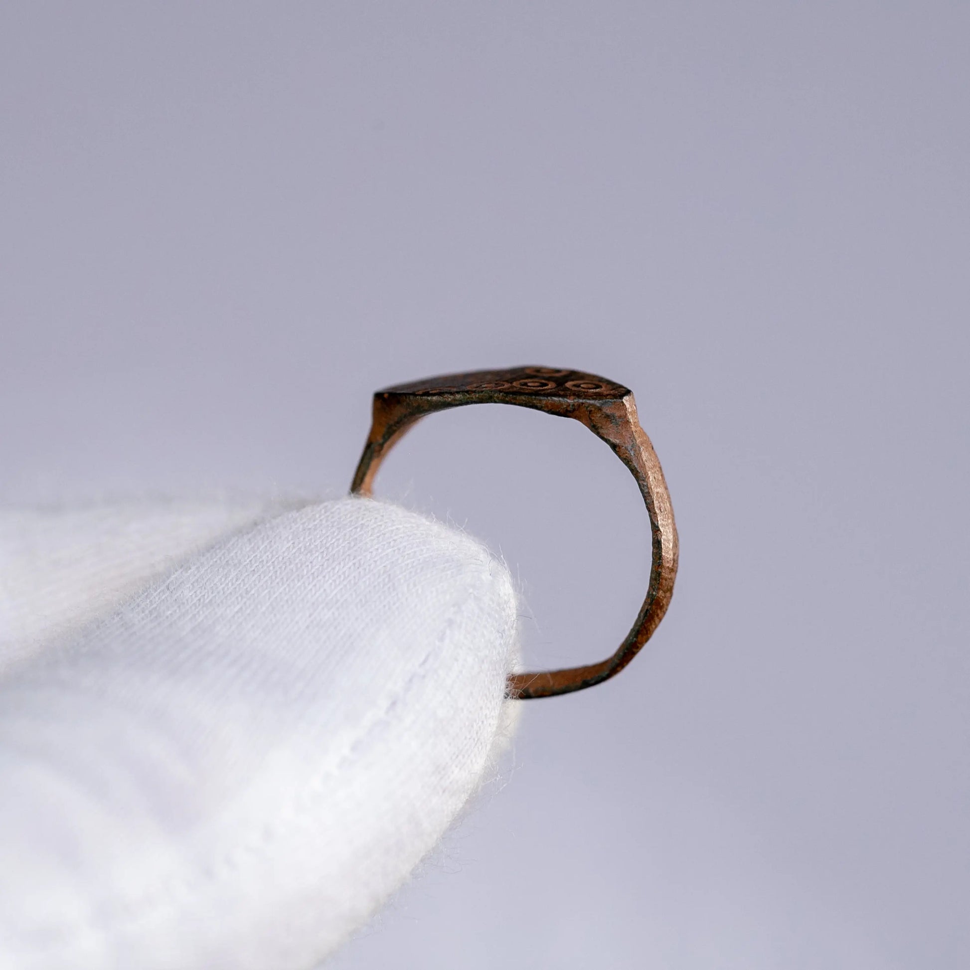 “Fabia” – Late Roman to Early Medieval Bronze Ring (ca. 4th–7th Century AD) – EU 55 / US 7.5 Aurora Antiqua