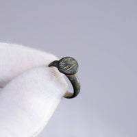 Bronze Ring with Linear Engraved Bezel – “Servius” (3rd–9th c. AD) – EU 49 / US 5 Aurora Antiqua