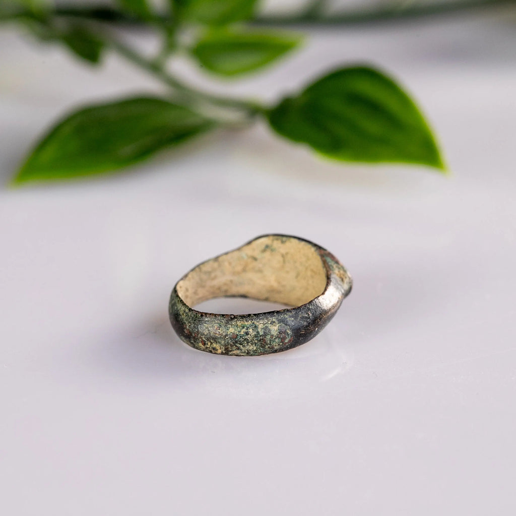 Bronze Ring with Dotted Rosette Bezel – “Faustinus” (4th–9th c. AD) – EU 46 / US 4 Aurora Antiqua