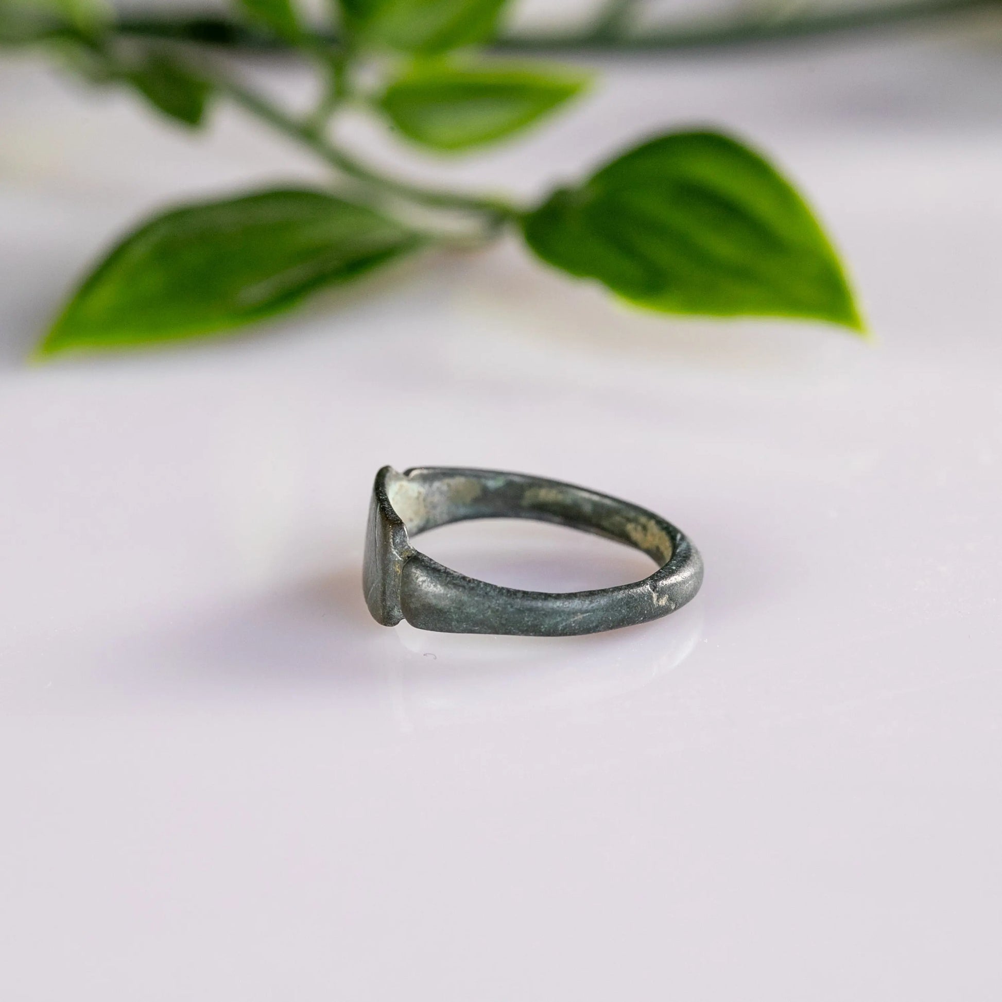 Bronze Ring with Geometric Polygonal Bezel – “Marcellus” (3rd–7th c. AD) – EU 50 / US 5.25 Aurora Antiqua