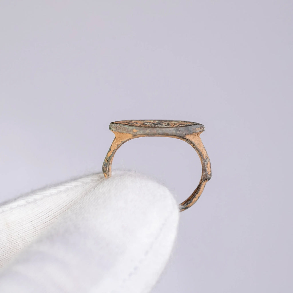 “Vitorius” – Late Roman Bronze Ring (2nd–4th Century AD) – EU 51 / US 5.5 Aurora Antiqua