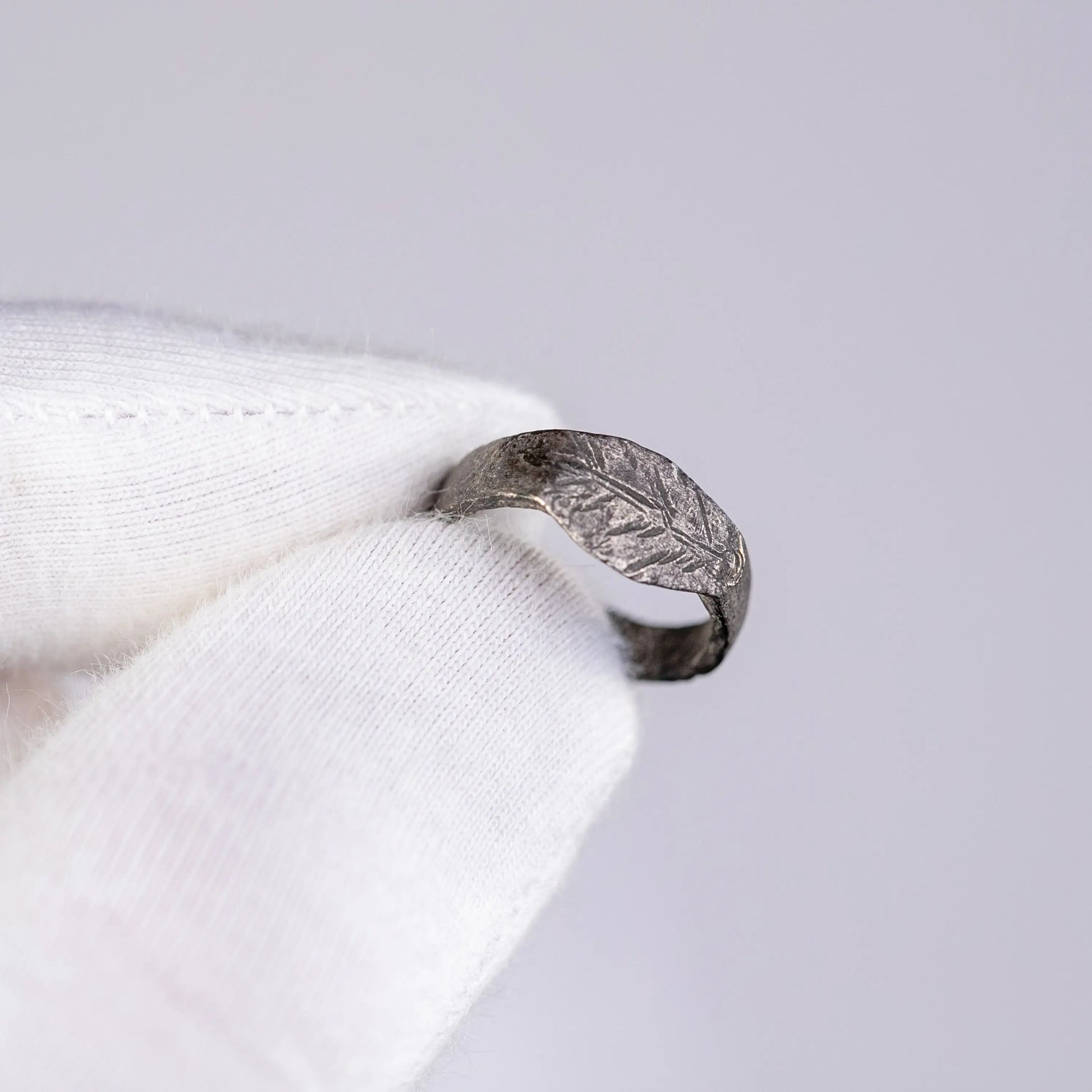 “Palmaris” – Late Roman Silver Ring with Palm Branch Motif (3rd–5th Century AD) – EU 45 / US 3.25 Aurora Antiqua