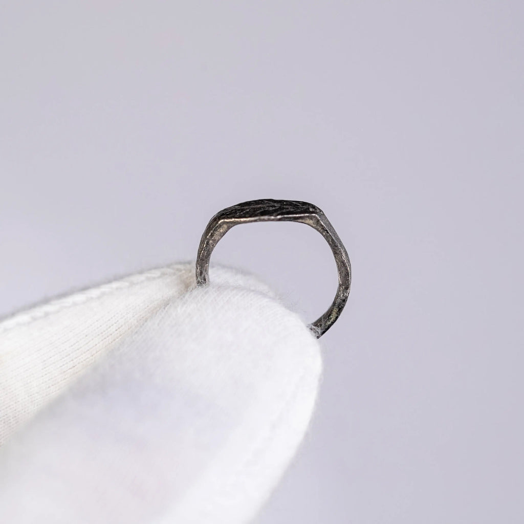 “Palmaris” – Late Roman Silver Ring with Palm Branch Motif (3rd–5th Century AD) – EU 45 / US 3.25 Aurora Antiqua