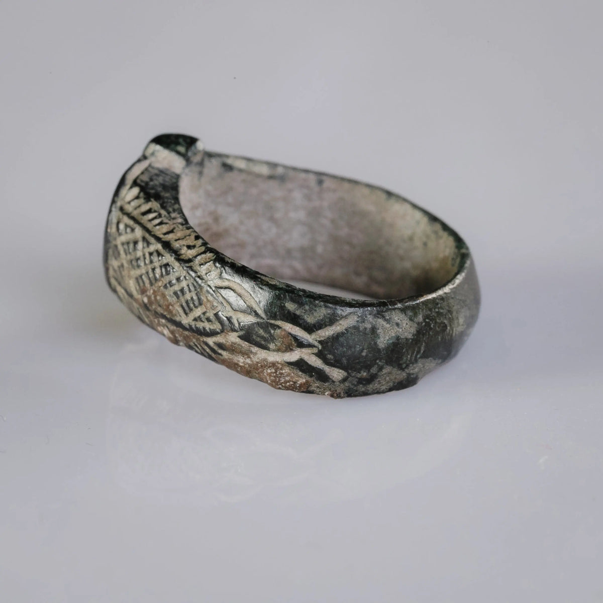 Medieval Bronze Signet Ring 'Wilhelmus' (13th-15th c. AD) EU 56/US 8