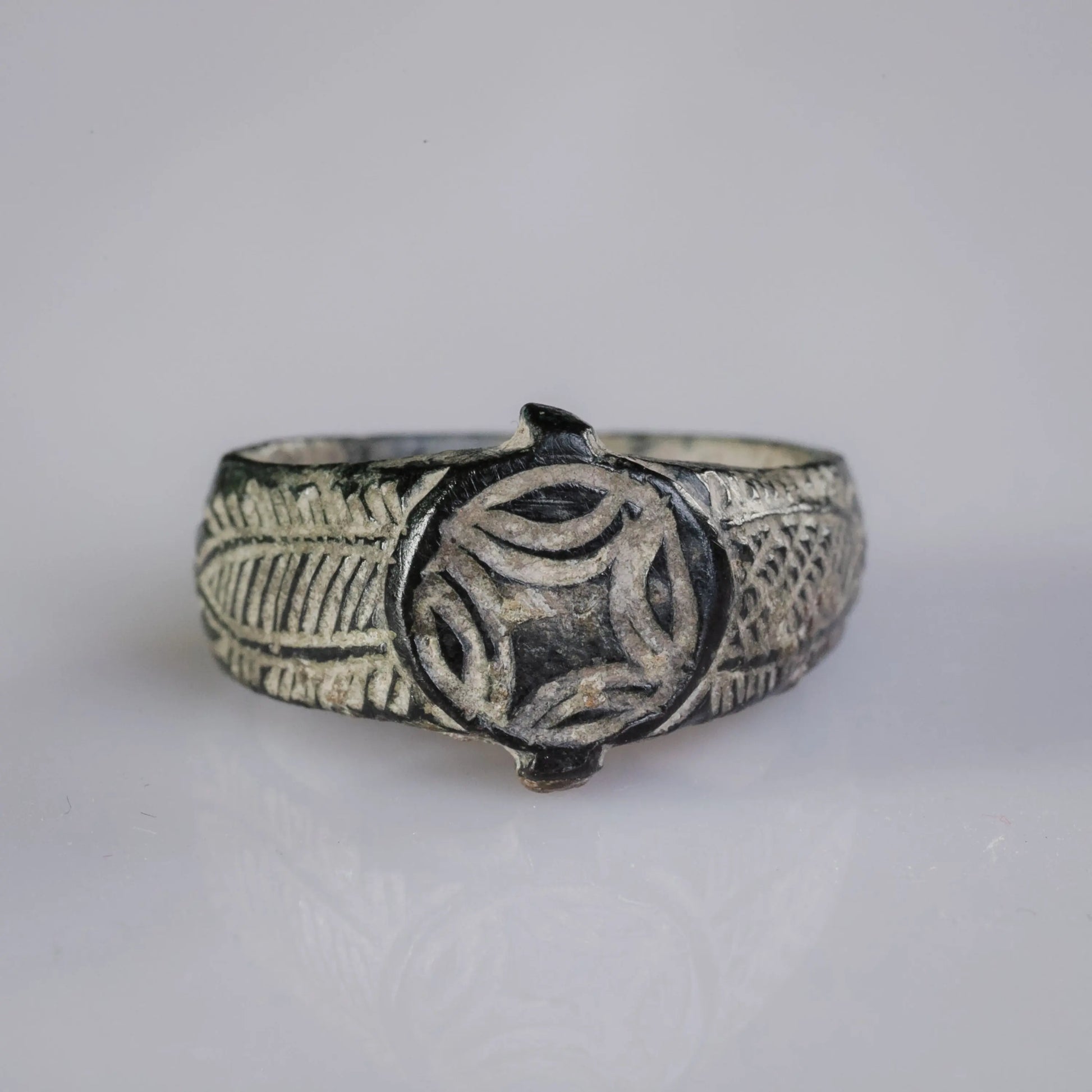 “Wilhelmus” – Medieval Bronze Signet Ring (13th–15th Century AD) – EU 56 / US 8 Aurora Antiqua