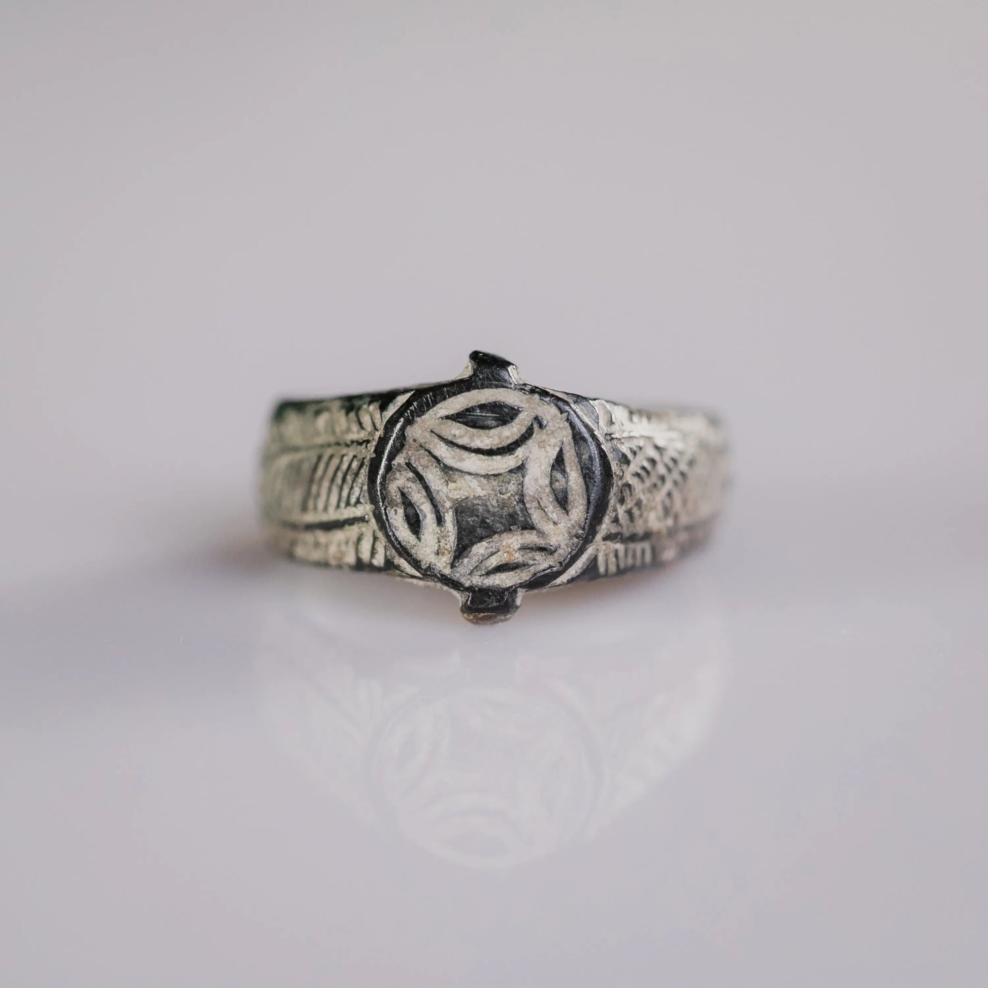 “Wilhelmus” – Medieval Bronze Signet Ring (13th–15th Century AD) – EU 56 / US 8 Aurora Antiqua