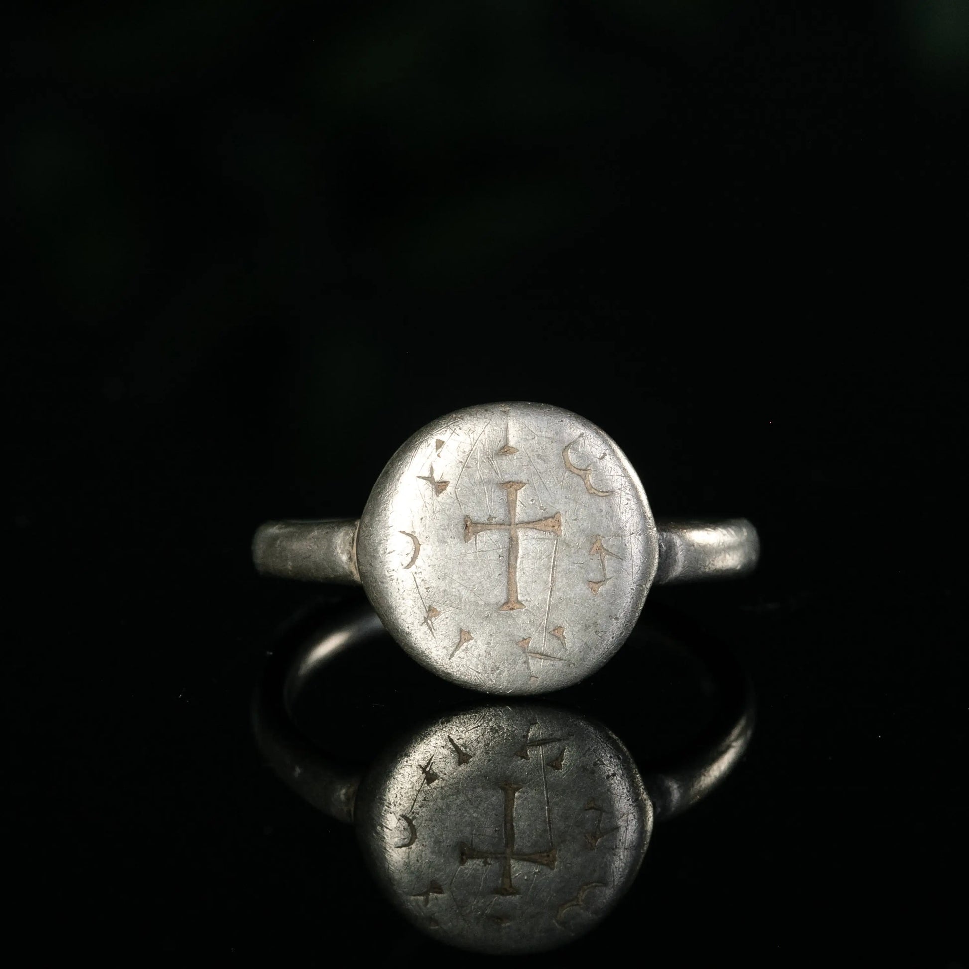 “Henricus” – Medieval Silver Seal Ring with Cross (12th–14th Century AD) – EU 65 / US 11 Aurora Antiqua