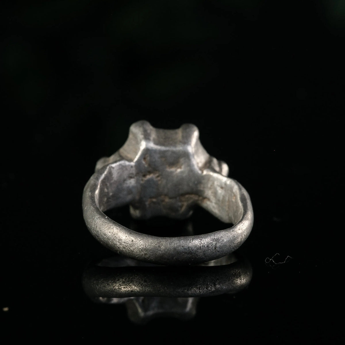 Viking Silver Signet Ring 'Eoin' (10th-11th c. AD) EU 59/US 8.5