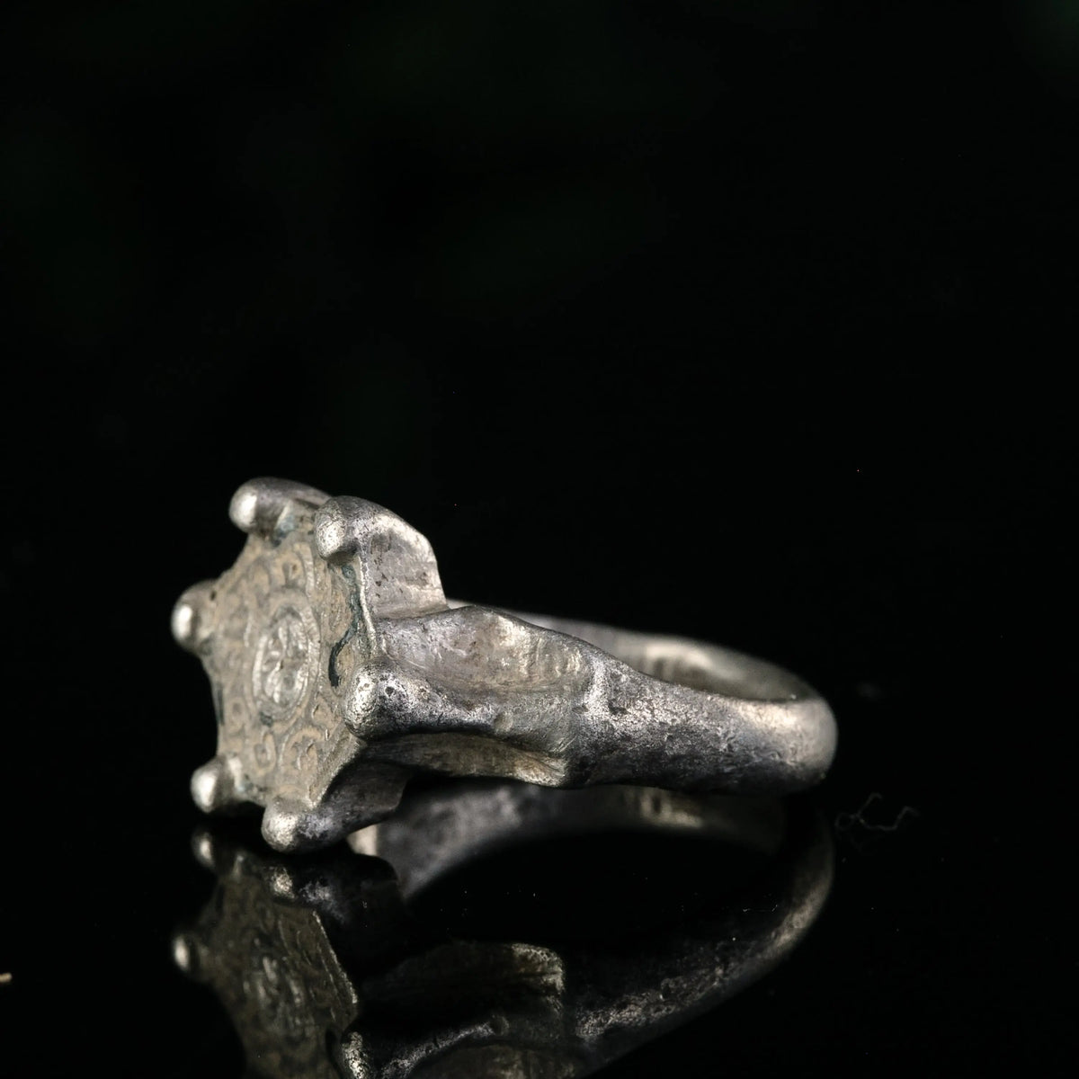 Viking Silver Signet Ring 'Eoin' (10th-11th c. AD) EU 59/US 8.5