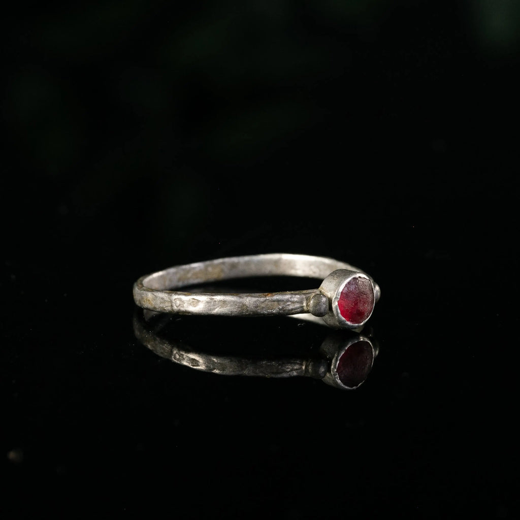 “Theodora” – Byzantine Silver Ring with Red Garnet (9th–12th Century AD) – EU 63 / US 10.5 Aurora Antiqua