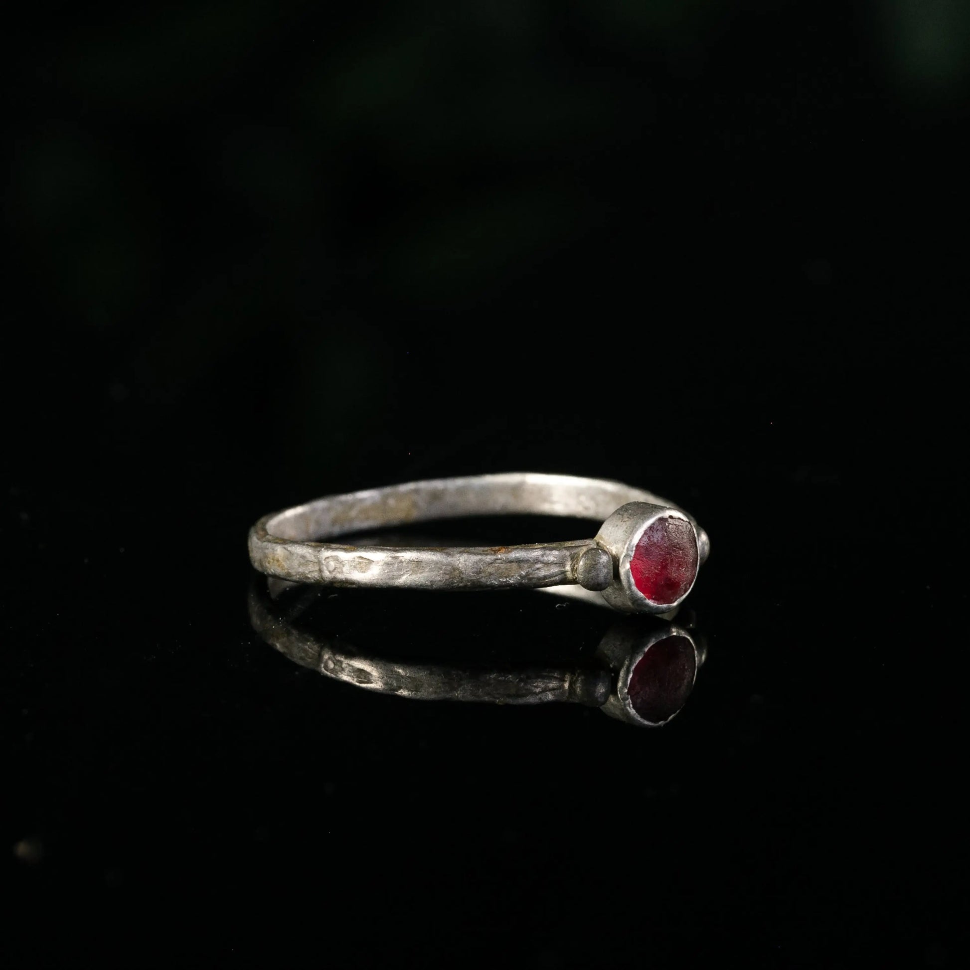 “Theodora” – Byzantine Silver Ring with Red Garnet (9th–12th Century AD) – EU 63 / US 10.5 Aurora Antiqua