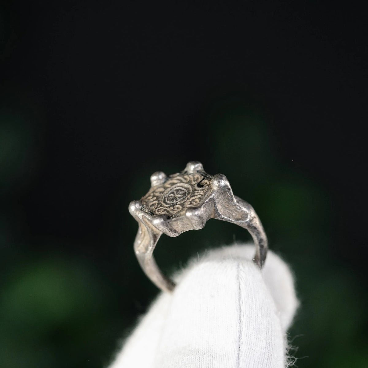 Viking Silver Signet Ring 'Eoin' (10th-11th c. AD) EU 59/US 8.5