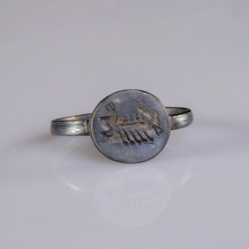 “Lucius” – Roman Silver Seal Ring Depicting a War Galley (1st–2nd Century AD) – EU 64 / US 10.5 Aurora Antiqua