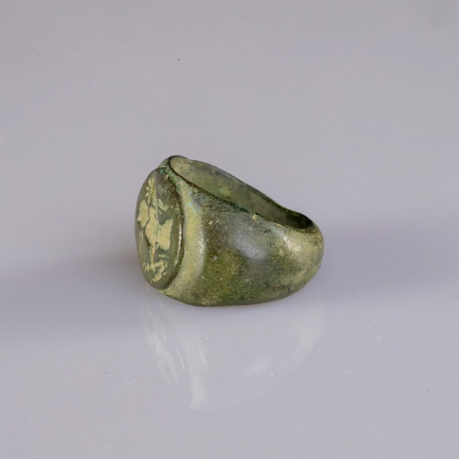 “Livia” – Roman Bronze Signet Ring Depicting Fortuna with Cornucopia (2nd–3rd Century AD) – EU 44 / US 3 Aurora Antiqua