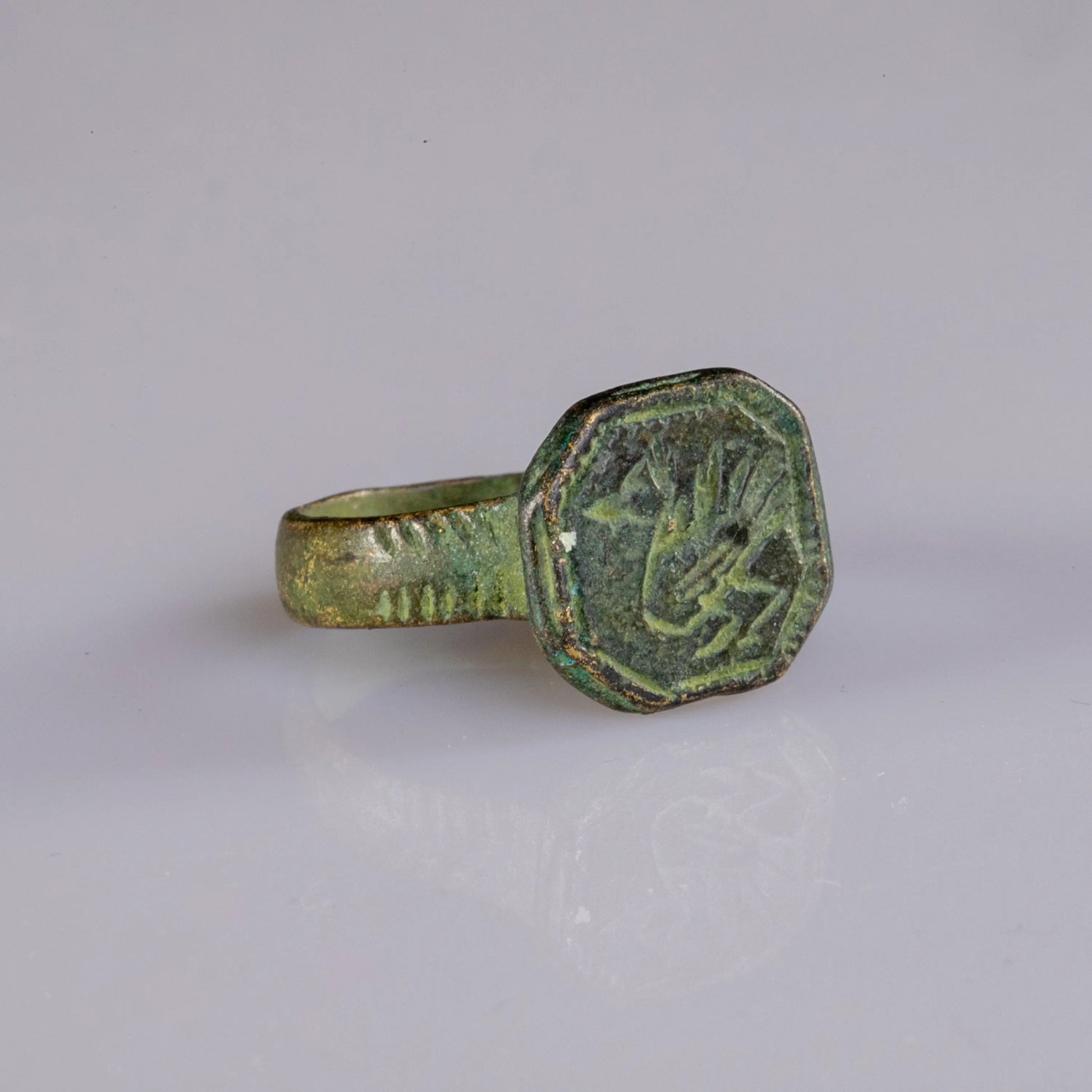 “Aelia” – Roman Bronze Signet Ring (2nd–3rd Century AD) – EU 51 / US 5.5 Aurora Antiqua