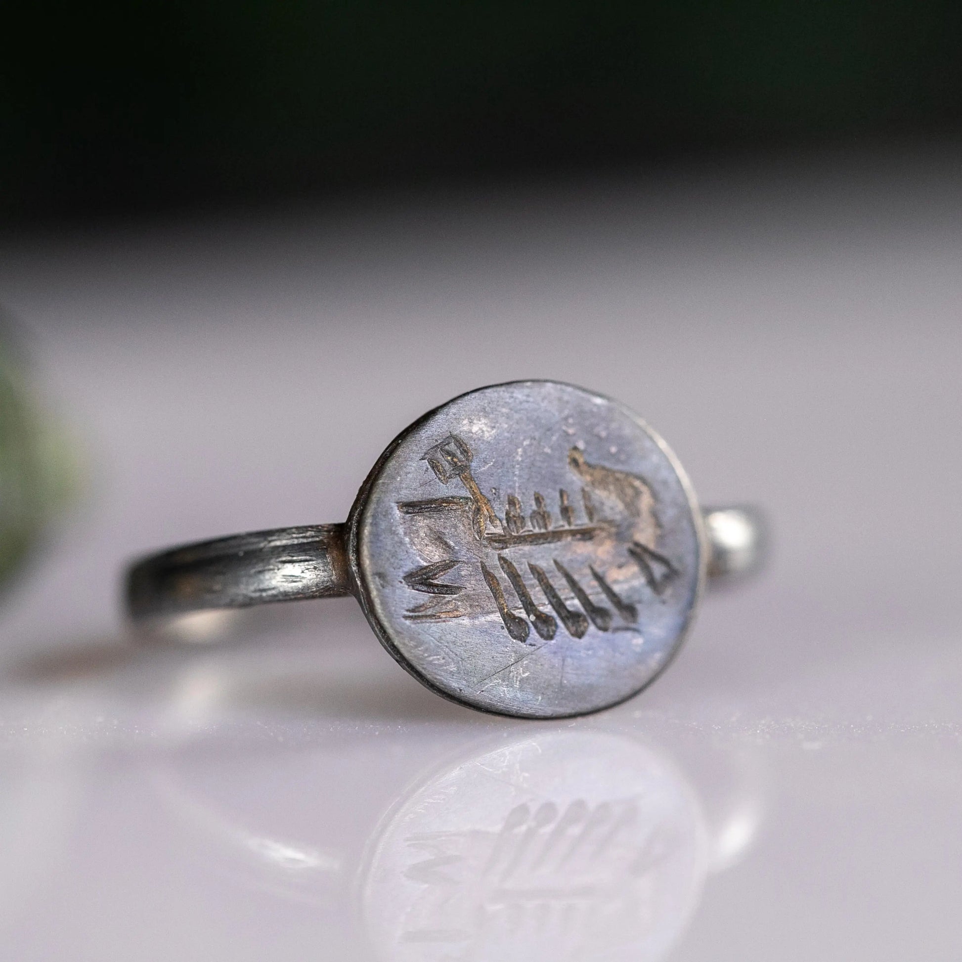 “Lucius” – Roman Silver Seal Ring Depicting a War Galley (1st–2nd Century AD) – EU 64 / US 10.5 Aurora Antiqua