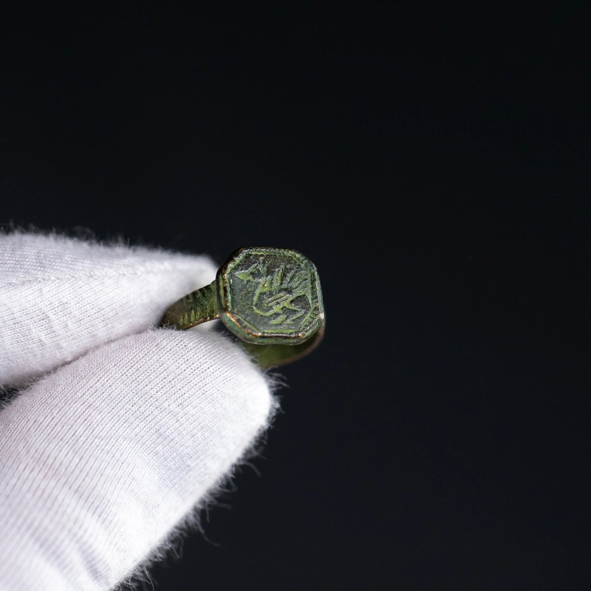 “Aelia” – Roman Bronze Signet Ring (2nd–3rd Century AD) – EU 51 / US 5.5 Aurora Antiqua
