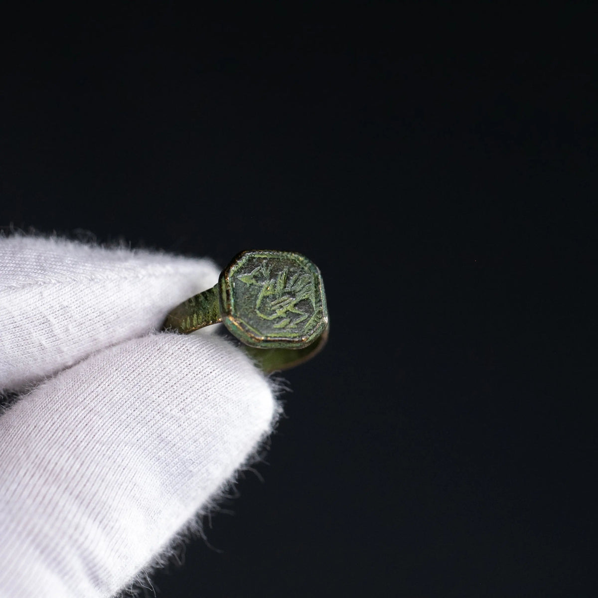 Roman Bronze Signet Ring 'Aelia' (2nd-3rd c. AD) EU 51/US 5.5